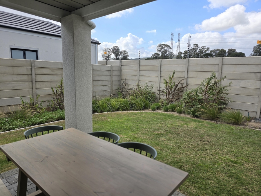 To Let 3 Bedroom Property for Rent in Jakarandas Western Cape